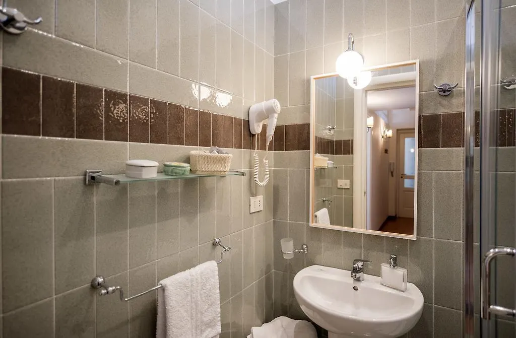 مبيت وإفطار نابولي Terrazza Duomo 3*,  إيطاليا
